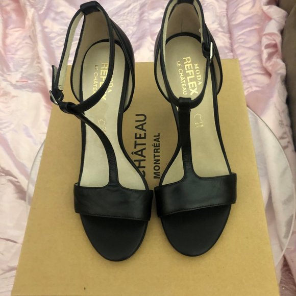Leather Brand New Le Chateau  leather heels - Picture 4 of 9
